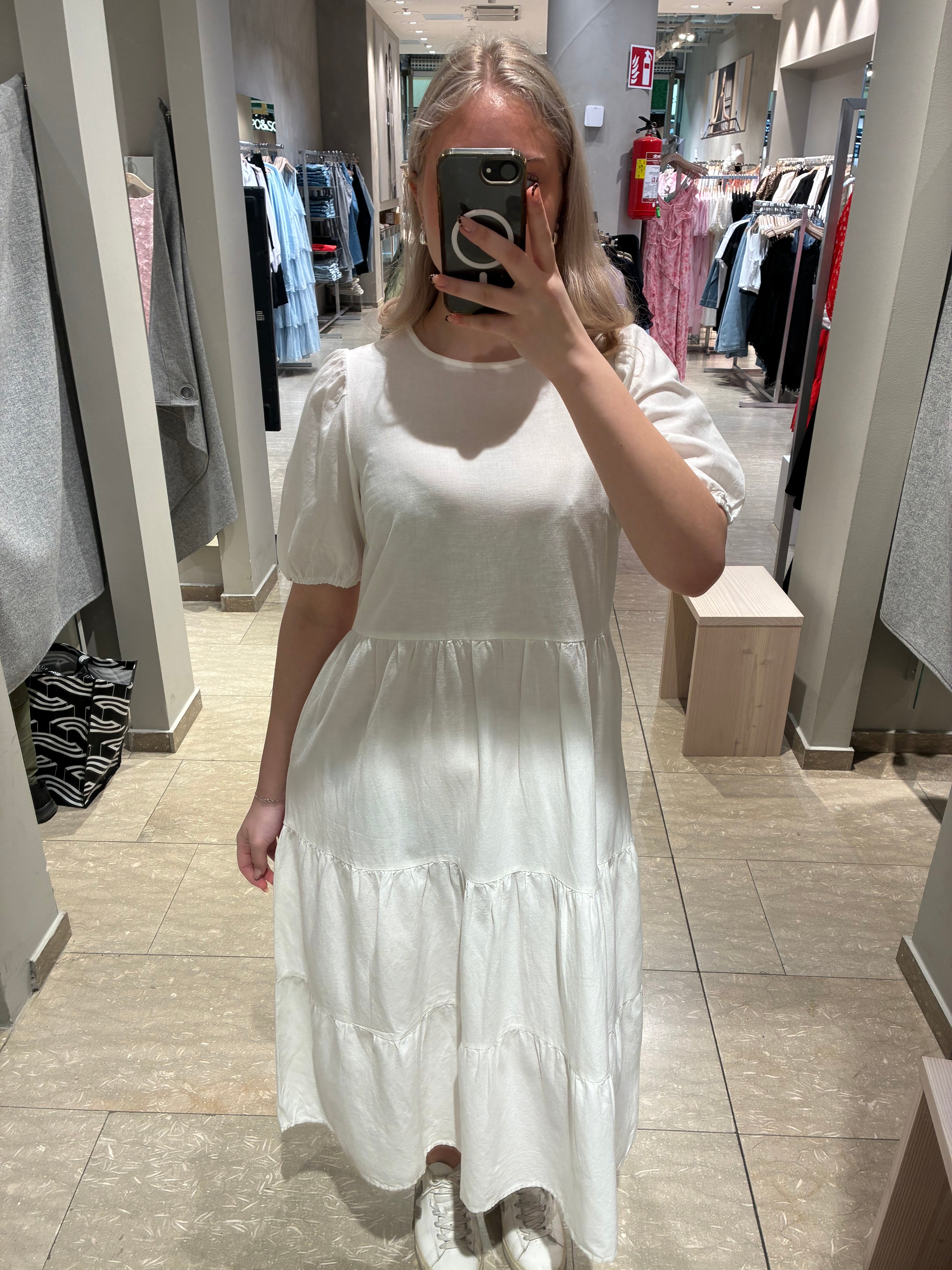 VIPRISILLA Midi Dress - Snow White